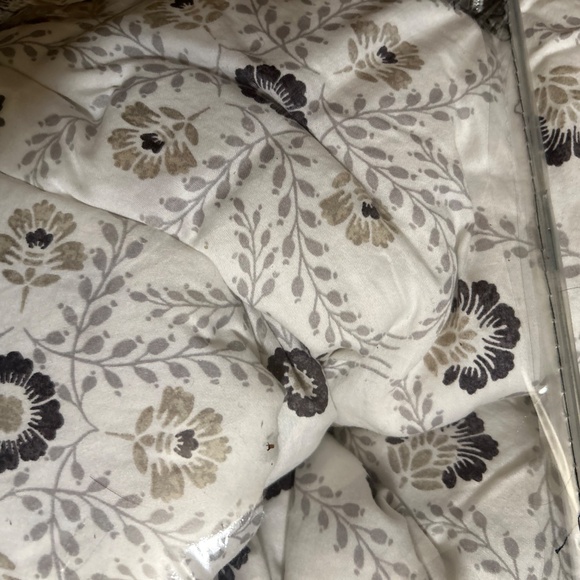 Croft & Barrow Full/Queen Damaske Reversible Bedspread - Picture 2 of 5